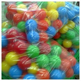 Pelotas de plástico para al ...