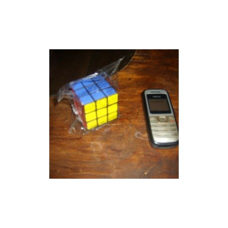 z Cubo mágico tipo Rubik pe ...